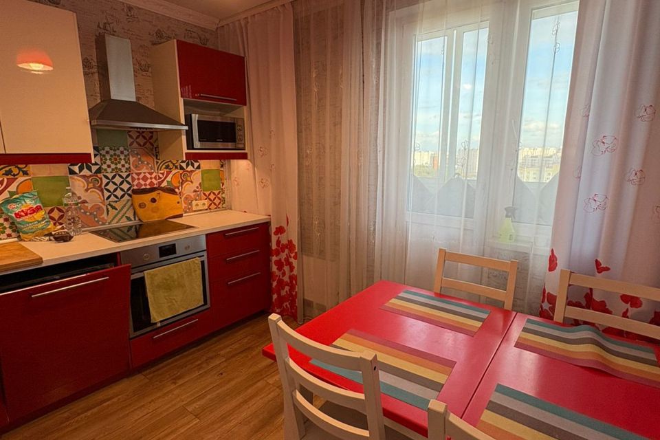 Сдаётся 3-комнатная квартира, 77 м²