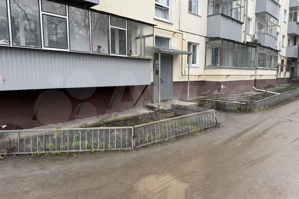 Продаётся 3-комнатная квартира, 40.8 м²
