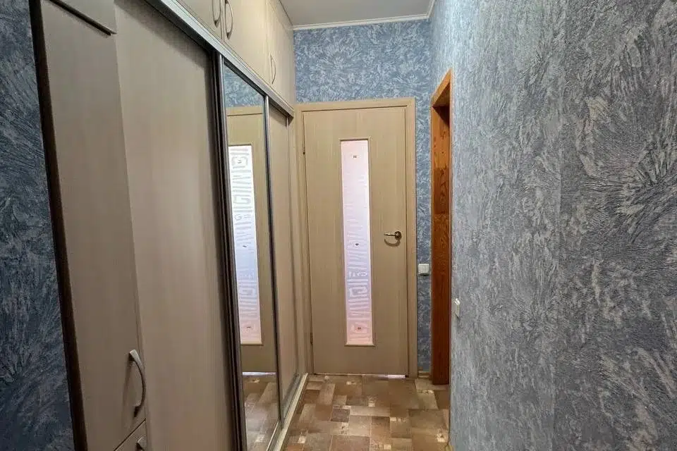 Продаётся 4-комнатная квартира, 75 м²