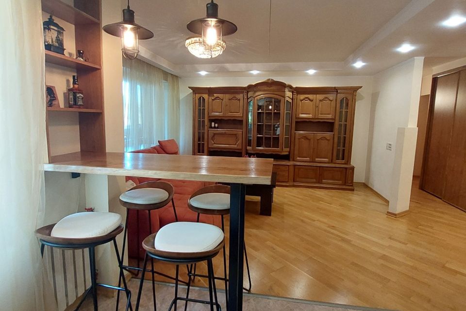 Продаётся 3-комнатная квартира, 61.7 м²