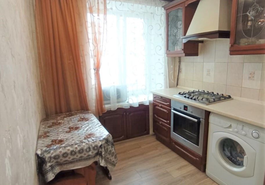 Продаётся 3-комнатная квартира, 61.4 м²