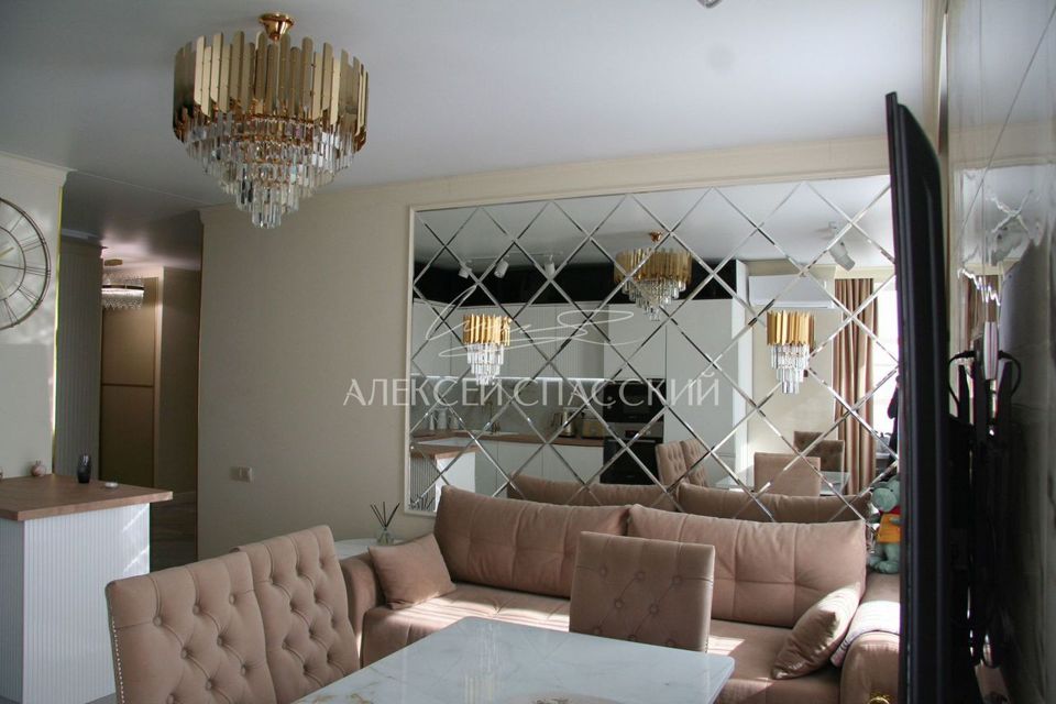 Продаётся 3-комнатная квартира, 110.7 м²