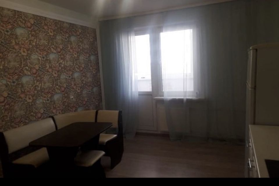 Сдаётся 2-комнатная квартира, 65 м²