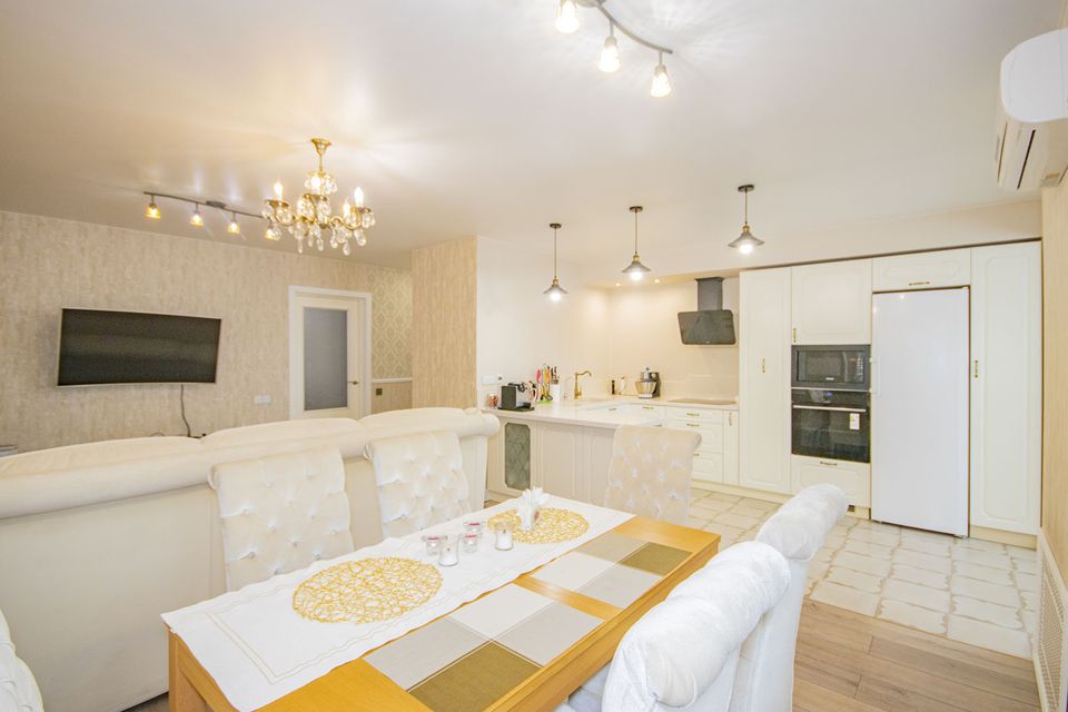 Продаётся 3-комнатная квартира, 94.2 м²