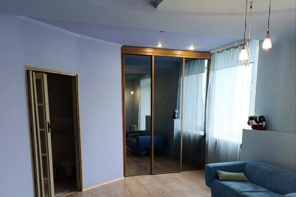 Продаётся 4-комнатная квартира, 153 м²