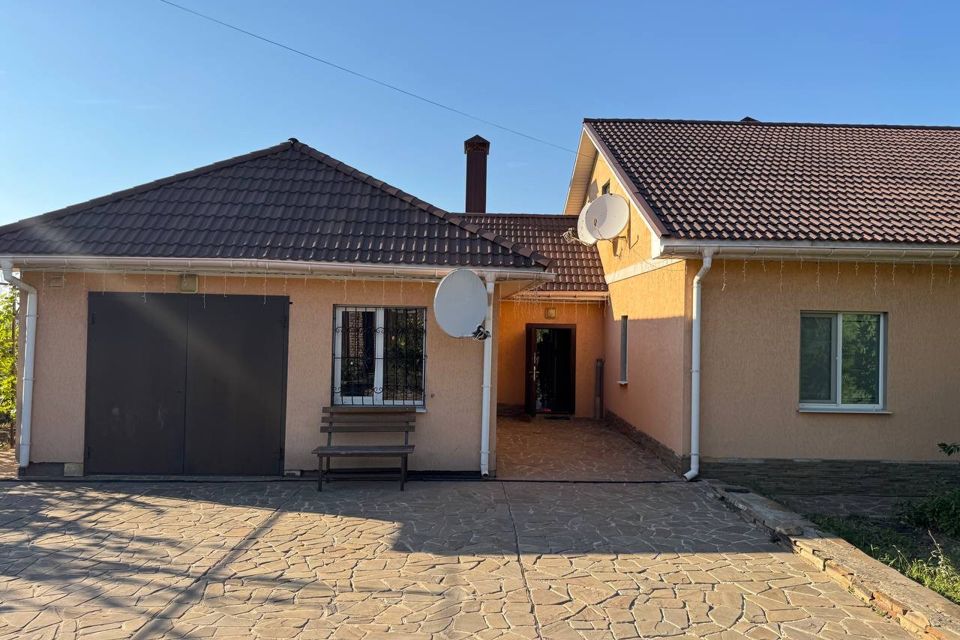 Продаётся 2-этажный дом, 164 м²