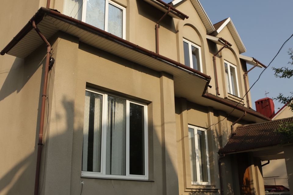 Продаётся 2-этажный дом, 600 м²