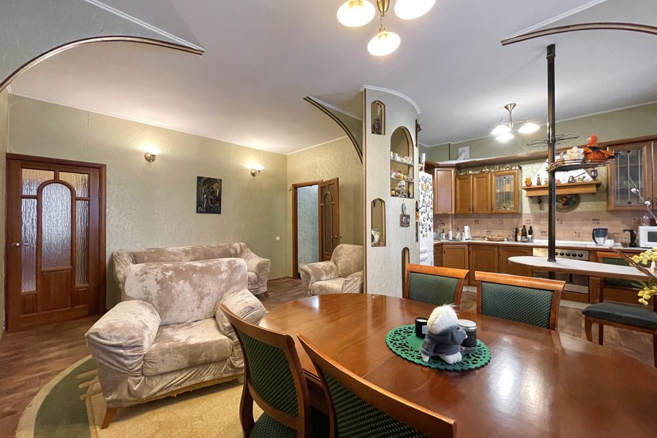 Продаётся 4-комнатная квартира, 85.7 м²