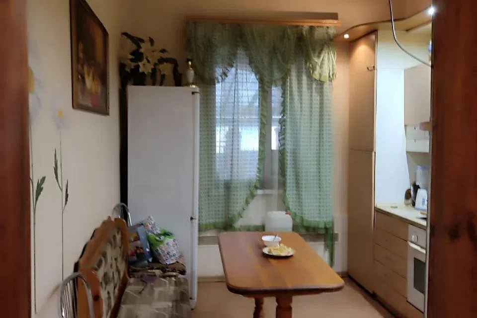 Продаётся 2-этажный дом, 400 м²