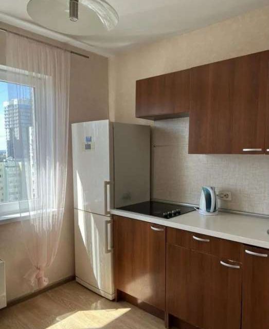 Сдаётся 1-комнатная квартира, 42 м²