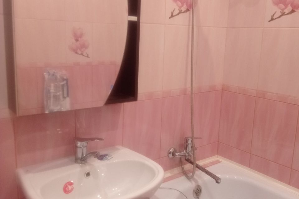 Продаётся 1-комнатная квартира, 38 м²