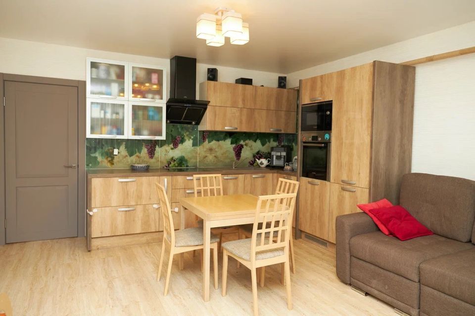 Продаётся 3-комнатная квартира, 65 м²