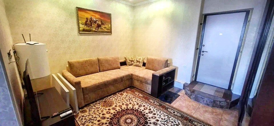 Продаётся 1-комнатная квартира, 57 м²