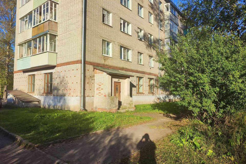 Продаётся 4-комнатная квартира, 109.8 м²