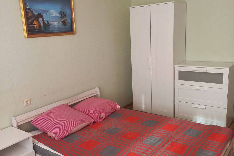 Сдаётся 2-комнатная квартира, 65 м²