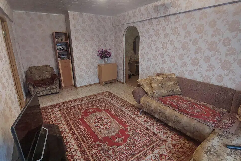 Продаётся 4-комнатная квартира, 59.3 м²
