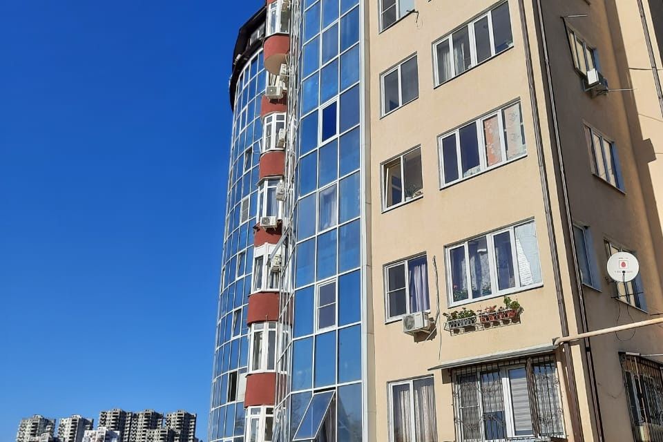 Продаётся 1-комнатная квартира, 52 м²