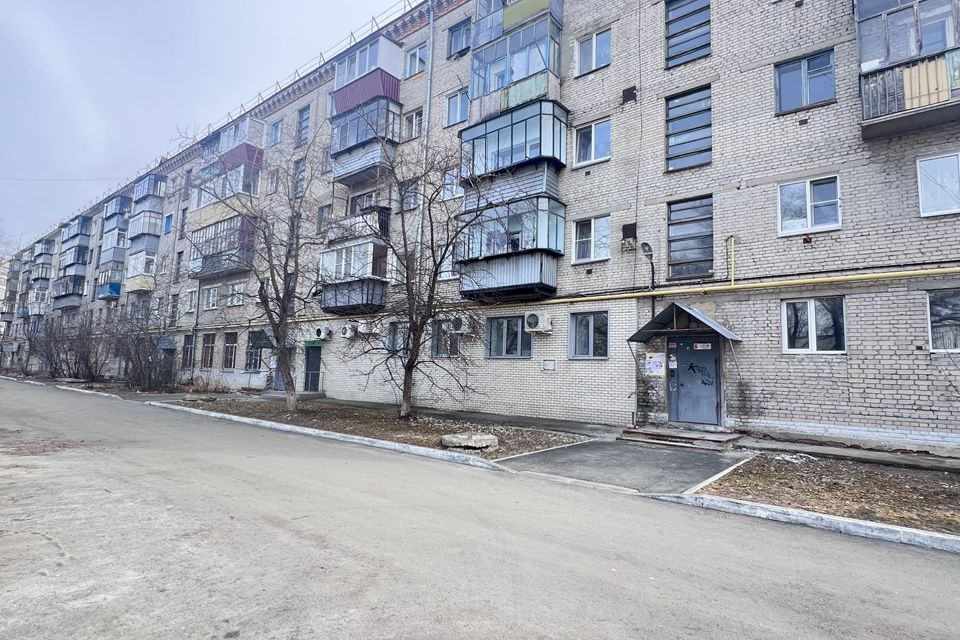 Продаётся 3-комнатная квартира, 55.9 м²