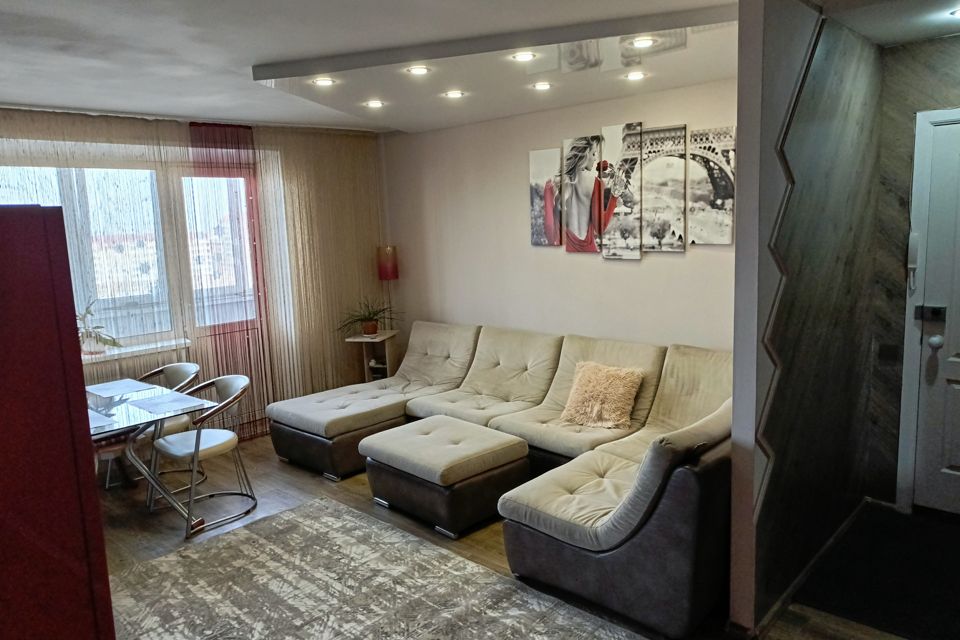 Продаётся 4-комнатная квартира, 90 м²