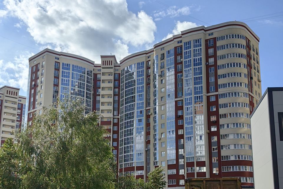 Продаётся 3-комнатная квартира, 132.2 м²