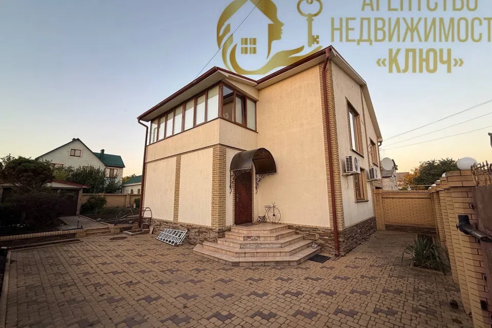 Продаётся 2-этажный дом, 210 м²