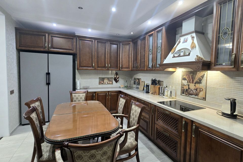 Продаётся 3-комнатная квартира, 92.5 м²