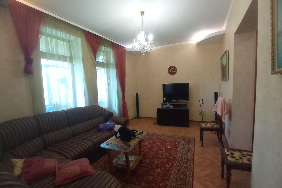 Продаётся 3-комнатная квартира, 69.9 м²