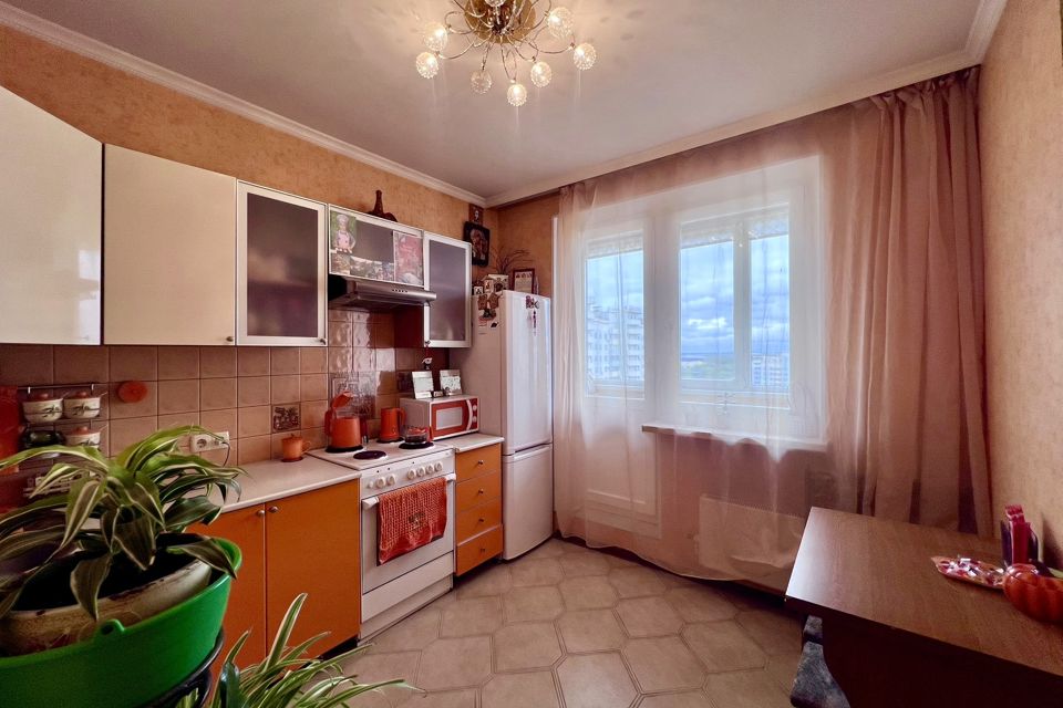 Продаётся 1-комнатная квартира, 42.2 м²