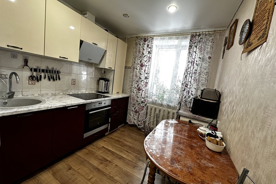 Продаётся 3-комнатная квартира, 57.7 м²