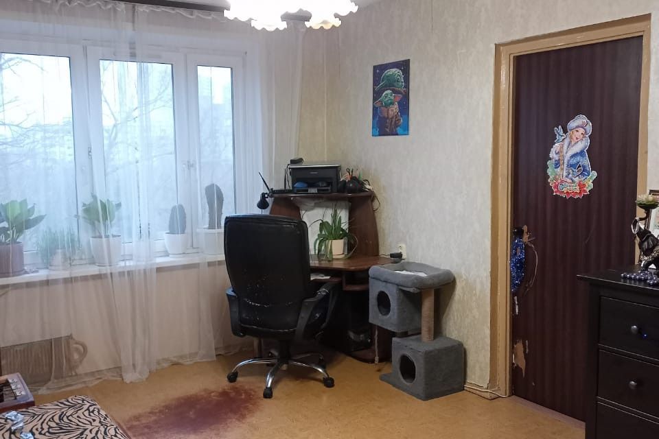 Продаётся 4-комнатная квартира, 62.7 м²