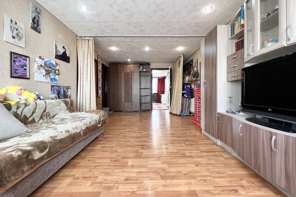 Продаётся 3-комнатная квартира, 67.9 м²