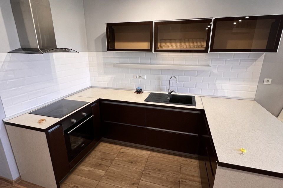Продаётся 1-комнатная квартира, 56 м²