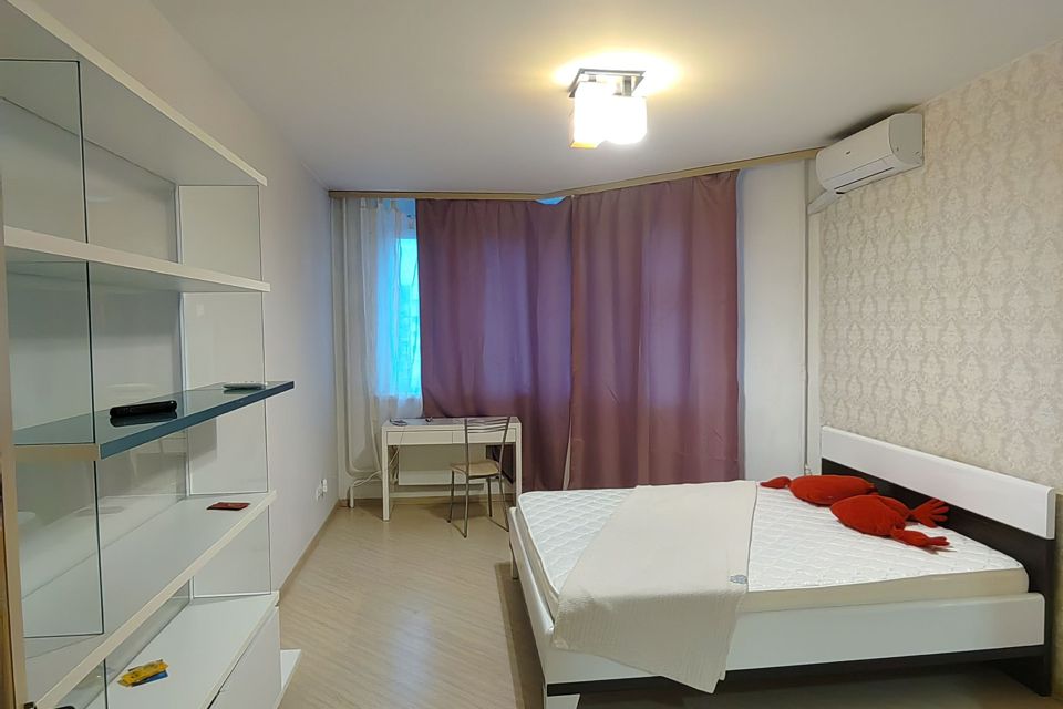 Сдаётся 1-комнатная квартира, 42 м²