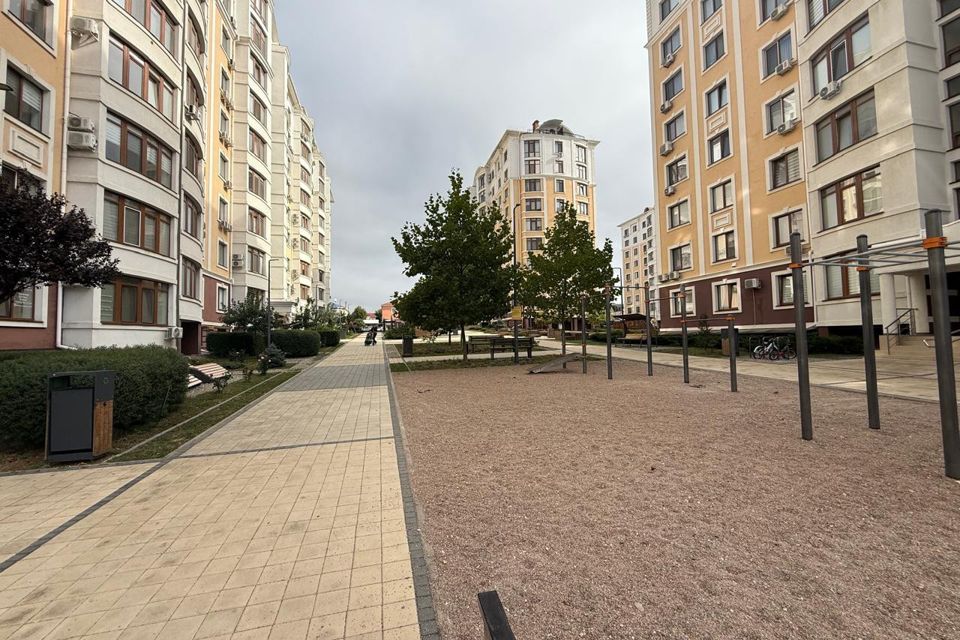 Продаётся 3-комнатная квартира, 102 м²
