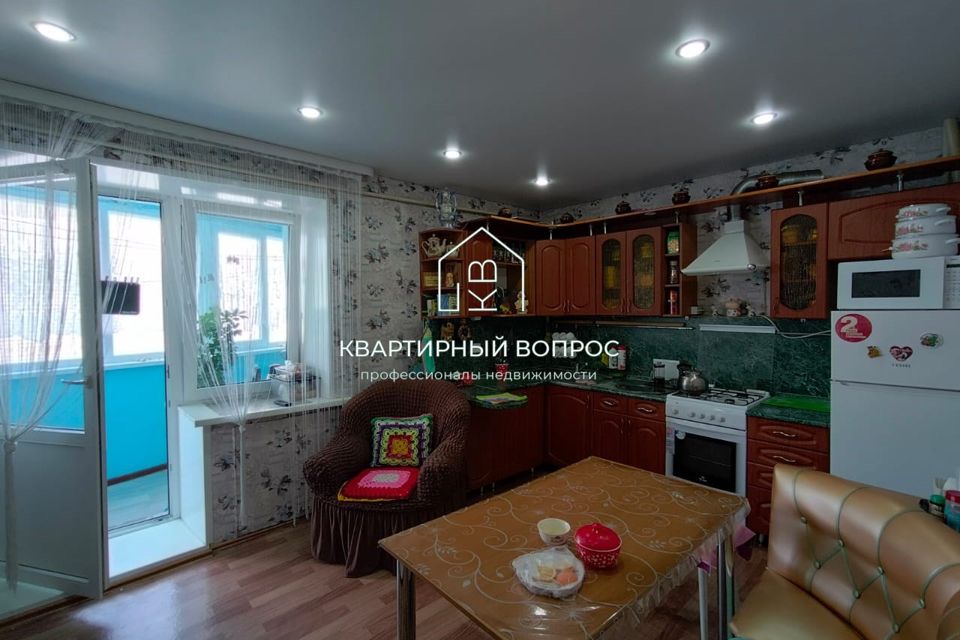 Продаётся 4-комнатная квартира, 109 м²