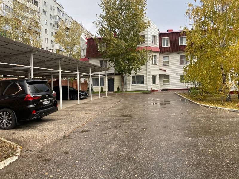 Продаётся 4-комнатная квартира, 160 м²