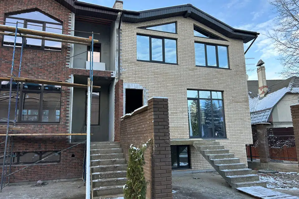 Продаётся 3-этажный дом, 151 м²