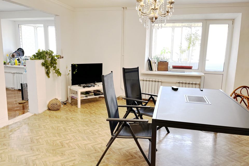 Продаётся 3-комнатная квартира, 101.32 м²
