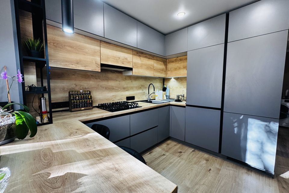 Продаётся 4-комнатная квартира, 84.5 м²