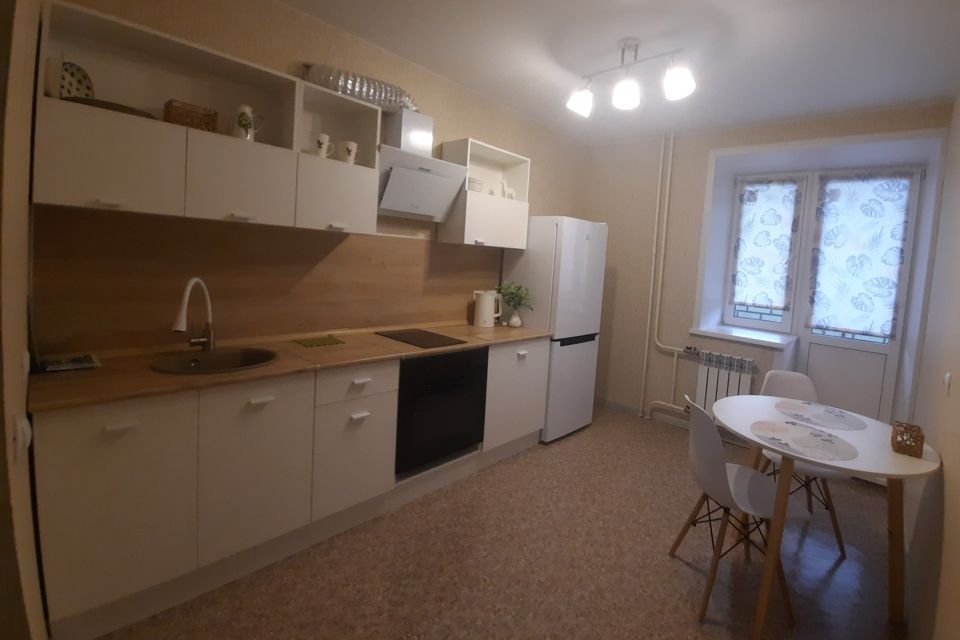Продаётся 1-комнатная квартира, 42 м²