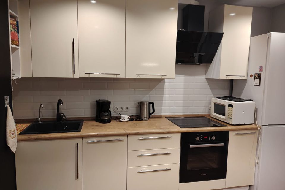 Продаётся 1-комнатная квартира, 42.2 м²