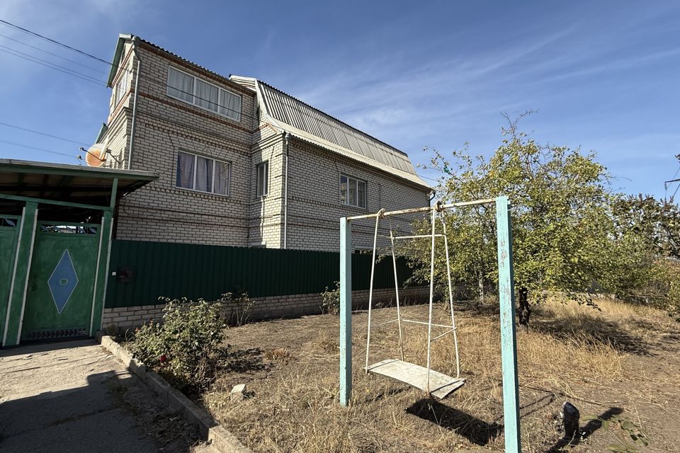 Продаётся 3-этажный дом, 271 м²