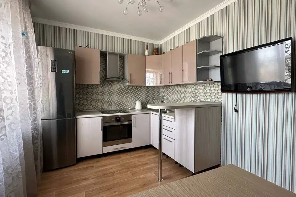 Продаётся 3-комнатная квартира, 137 м²