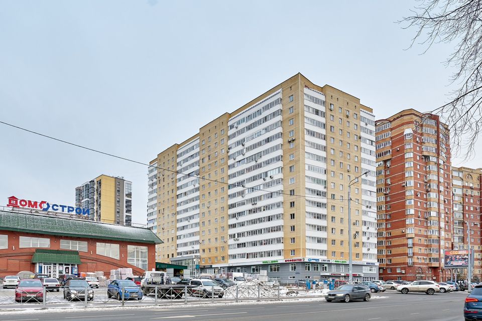 Продаётся 4-комнатная квартира, 100 м²