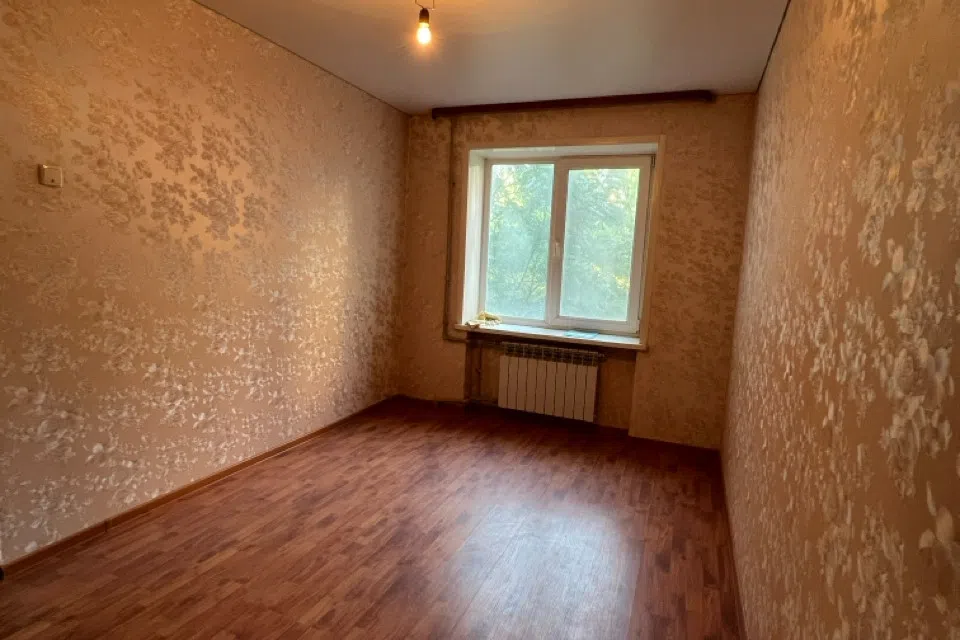 Продаётся 4-комнатная квартира, 90 м²