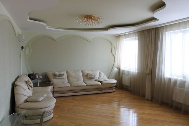 Продаётся 4-комнатная квартира, 178 м²
