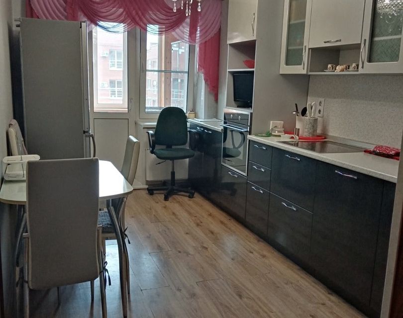 Продаётся 3-комнатная квартира, 75.7 м²