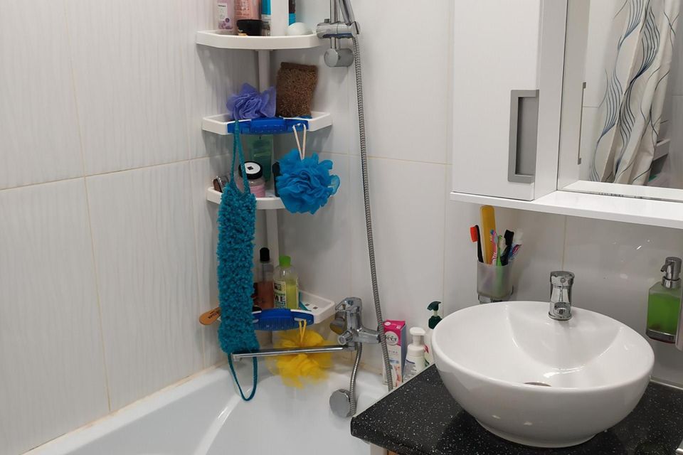 Продаётся 2 комнаты в 5-комн. квартире, 29.2 м²