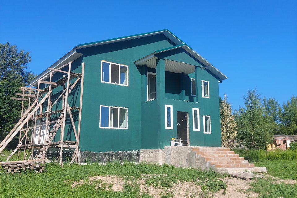 Продаётся 2-этажный дом, 194 м²