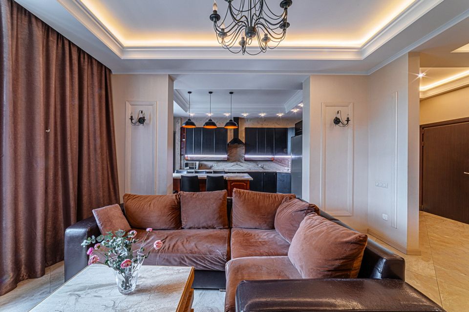 Продаётся 4-комнатная квартира, 136 м²